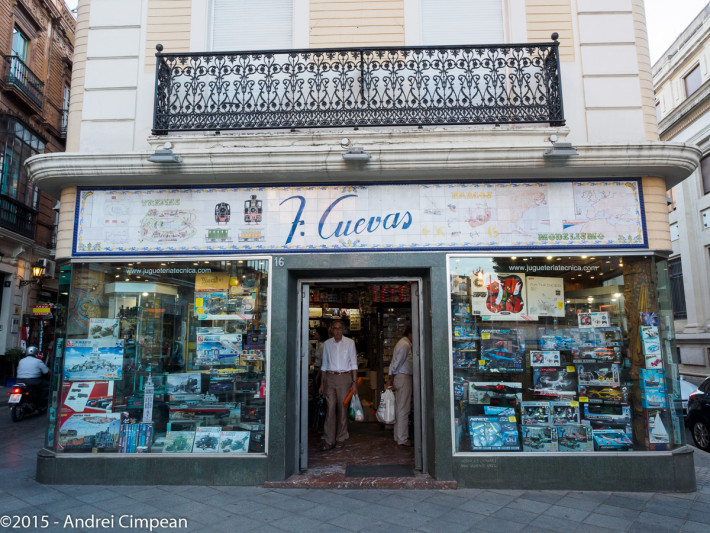 F. Cuevas: magazin de jucării ca și hobby